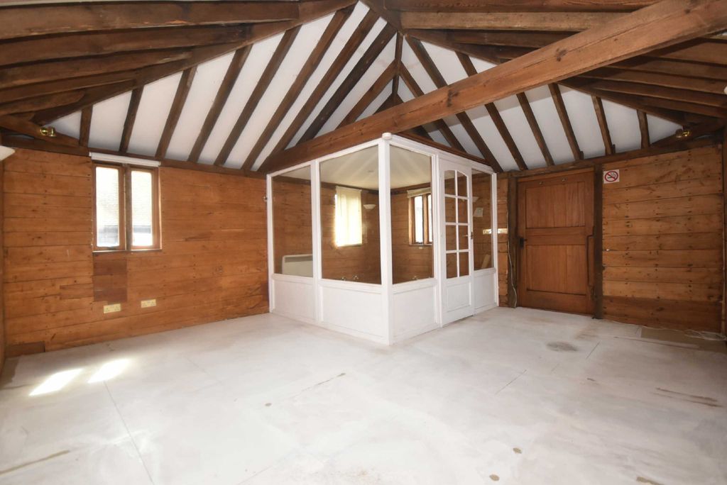 Property photo 3 of 5 Photo