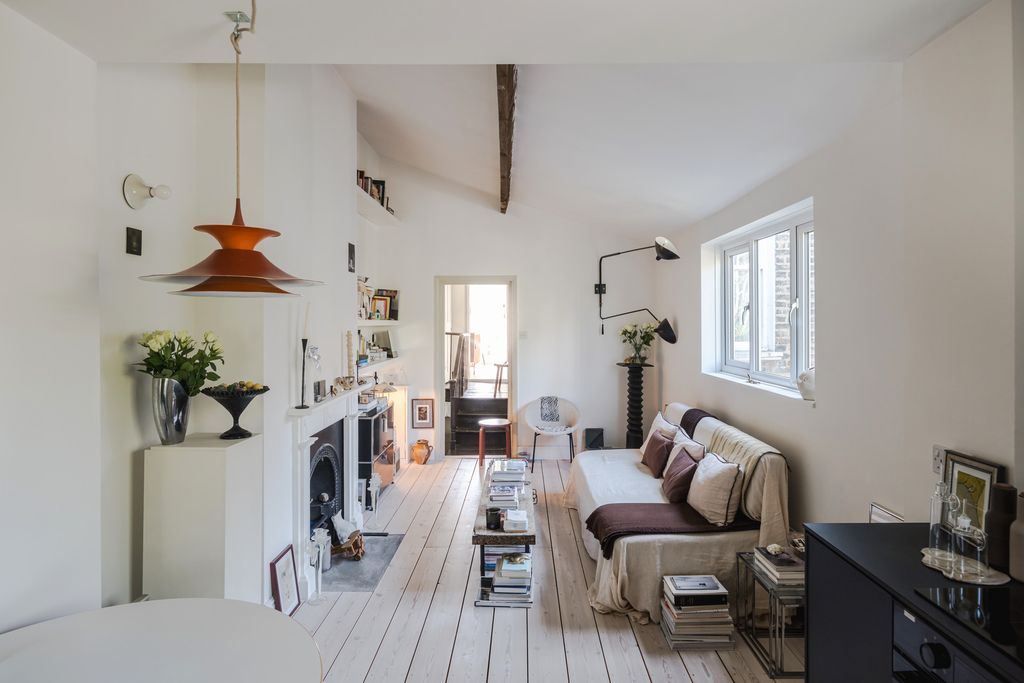 Property photo 1 of 22 339954 - 11B Lichfield Road-15.Jpeg