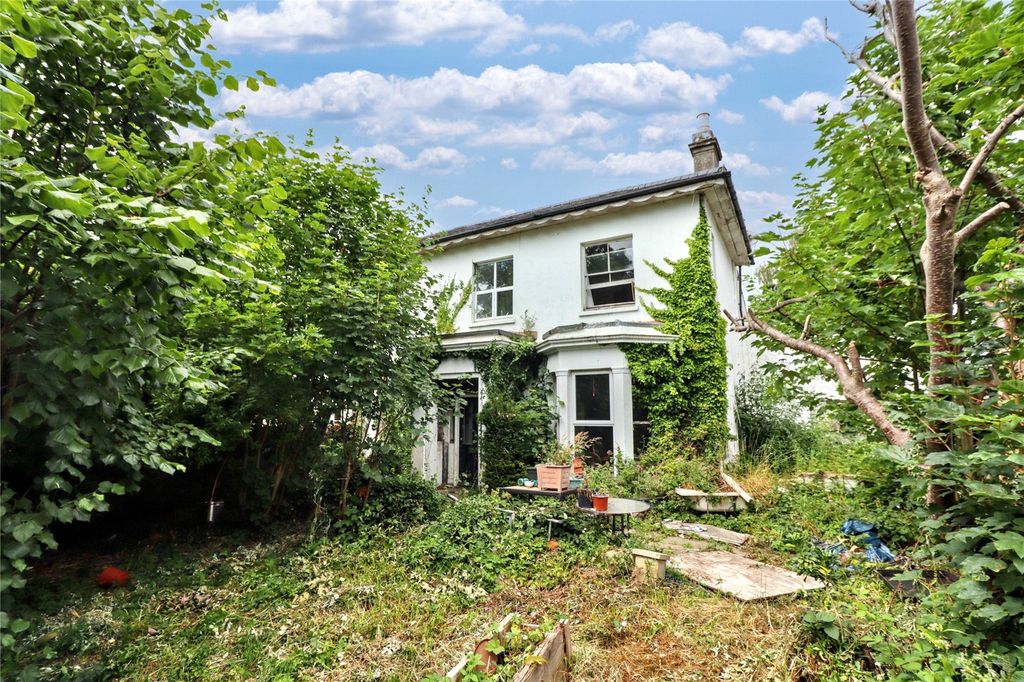 Property photo 1 of 11 Front