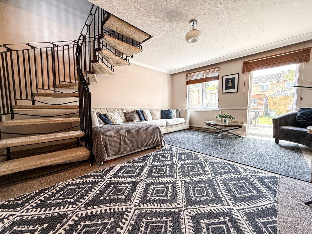 Property photo 2 of 19 5128076