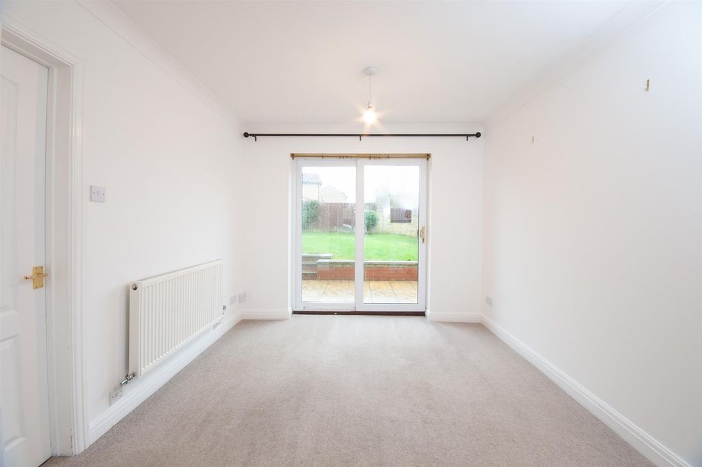 Property photo 3 of 17 Dining Room