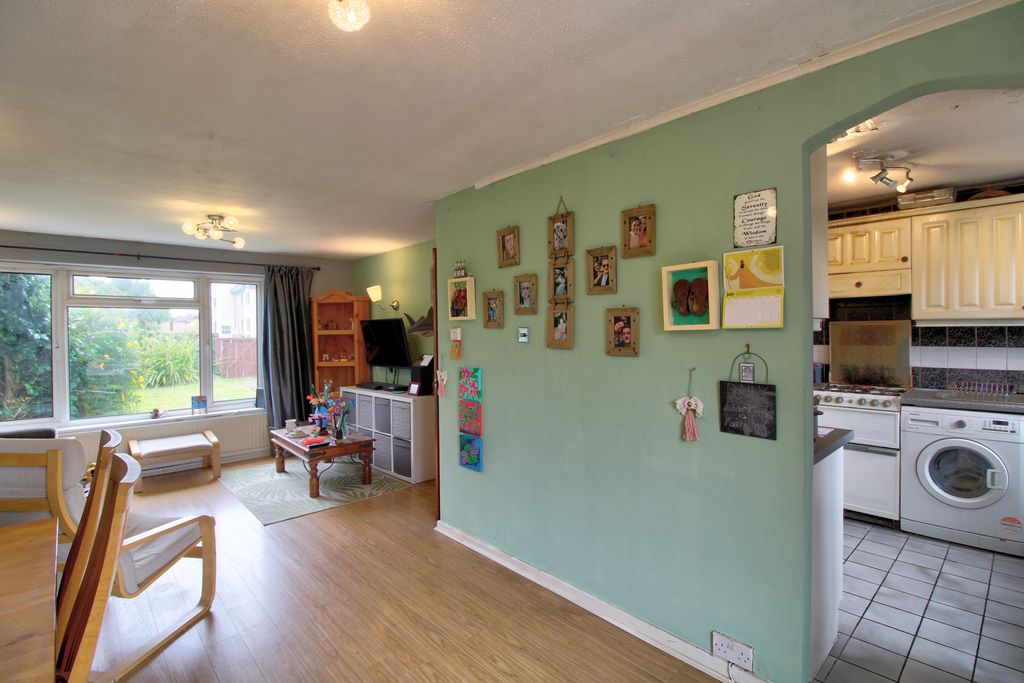 Property photo 2 of 14 Img_5893_4_5_Interior 4