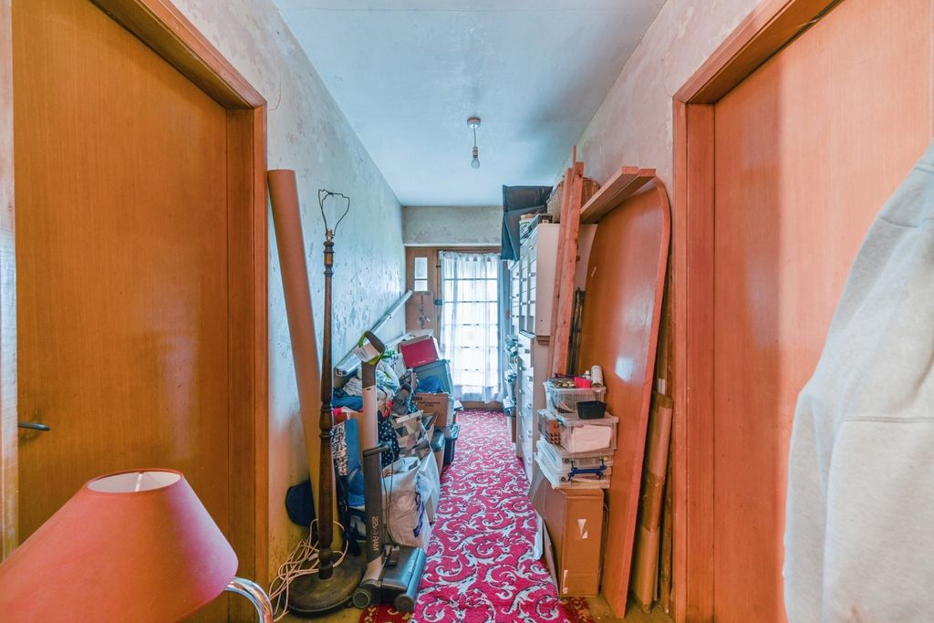 Property photo 2 of 16 Photo