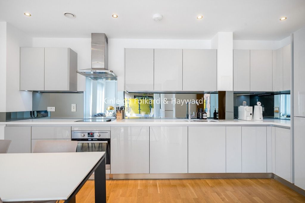 Property photo 3 of 18 Picture No. 12