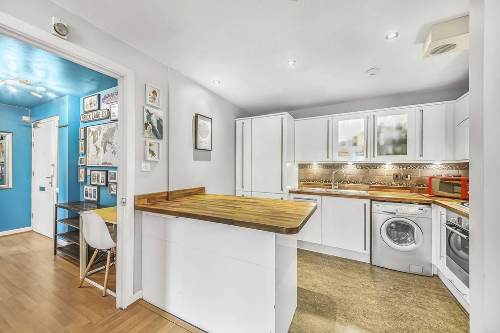 Property photo 3 of 8