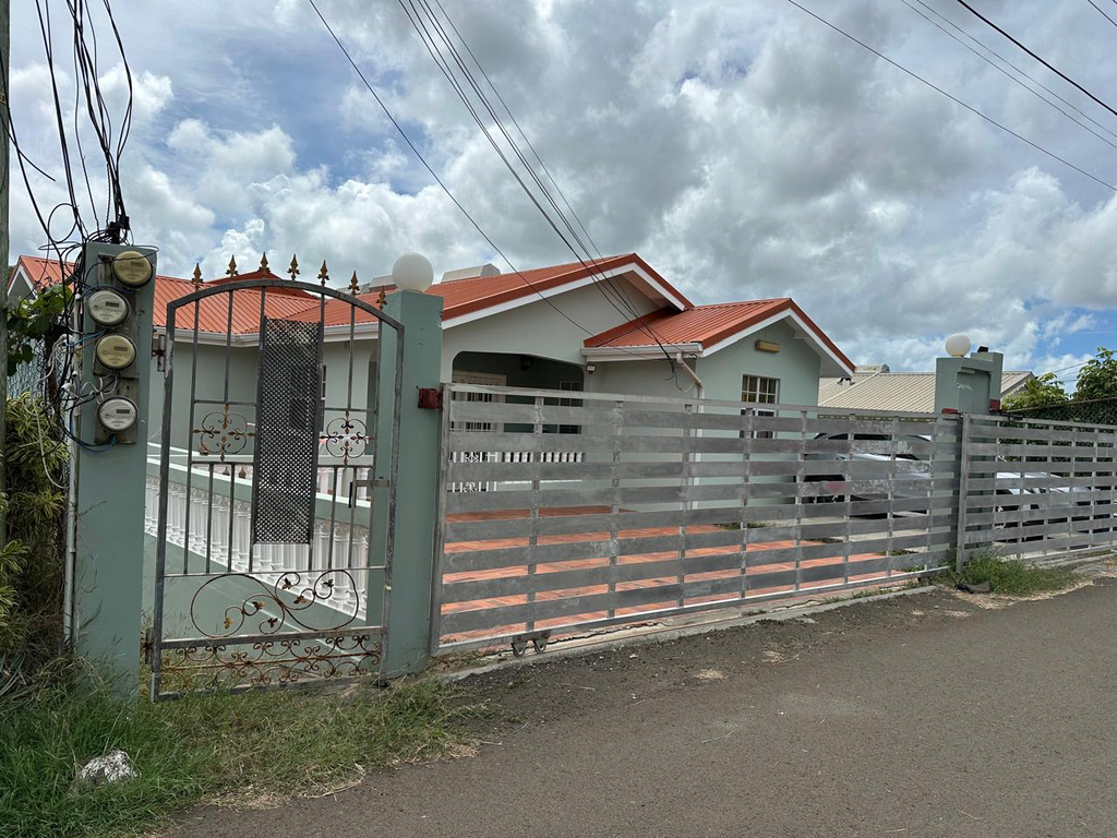 Property photo 1 of 8