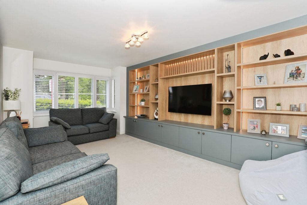 Property photo 3 of 19 Pbox-Img.Jpg