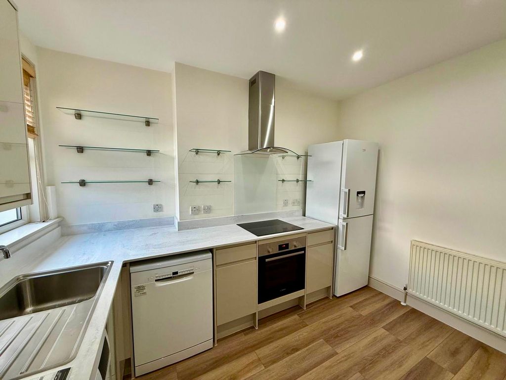 Property photo 2 of 24 Kitchen