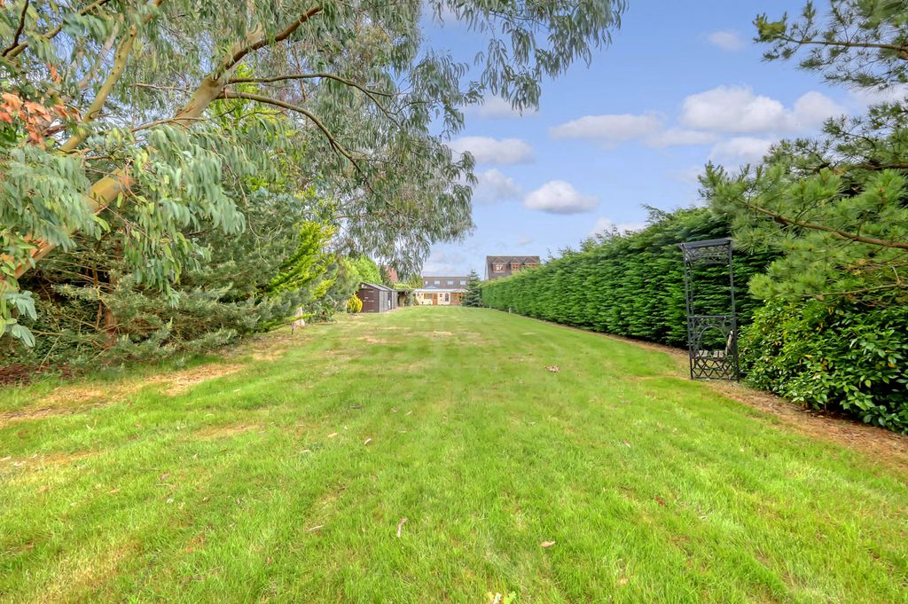 Property photo 2 of 20 Picture No. 27