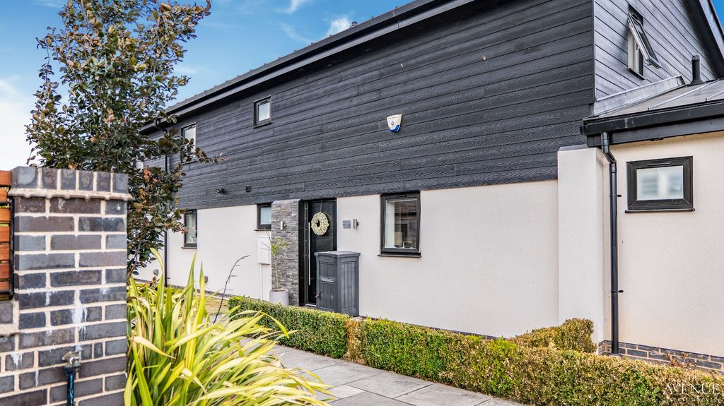 Property photo 1 of 34 5348382