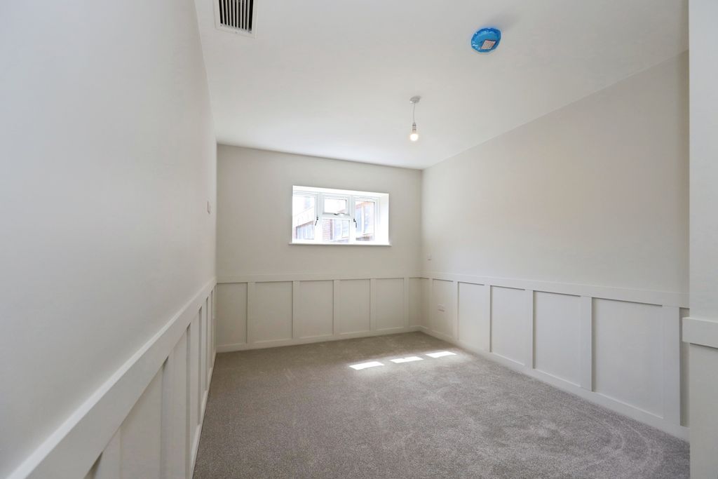 Property photo 3 of 19 Pbox-Img.Jpg