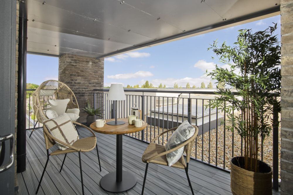 Property photo 2 of 9 364