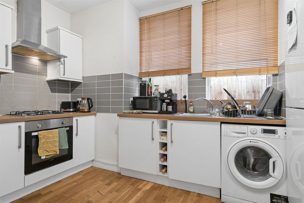 Property photo 2 of 10 12A Hoyle Road Sw17 Kitchen 1B.Jpg