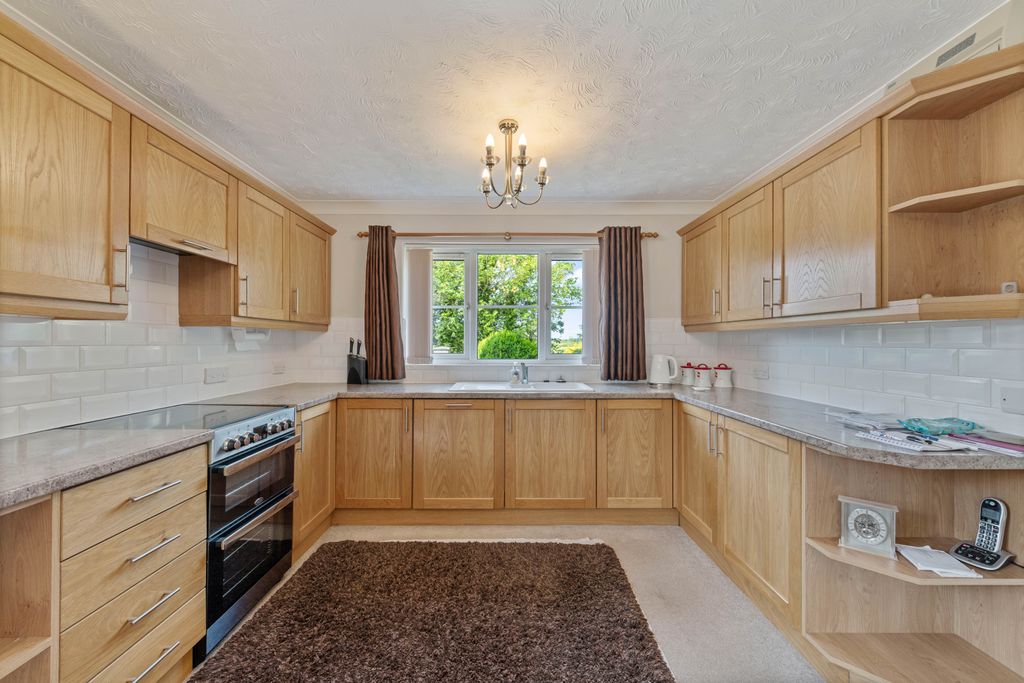 Property photo 3 of 23
