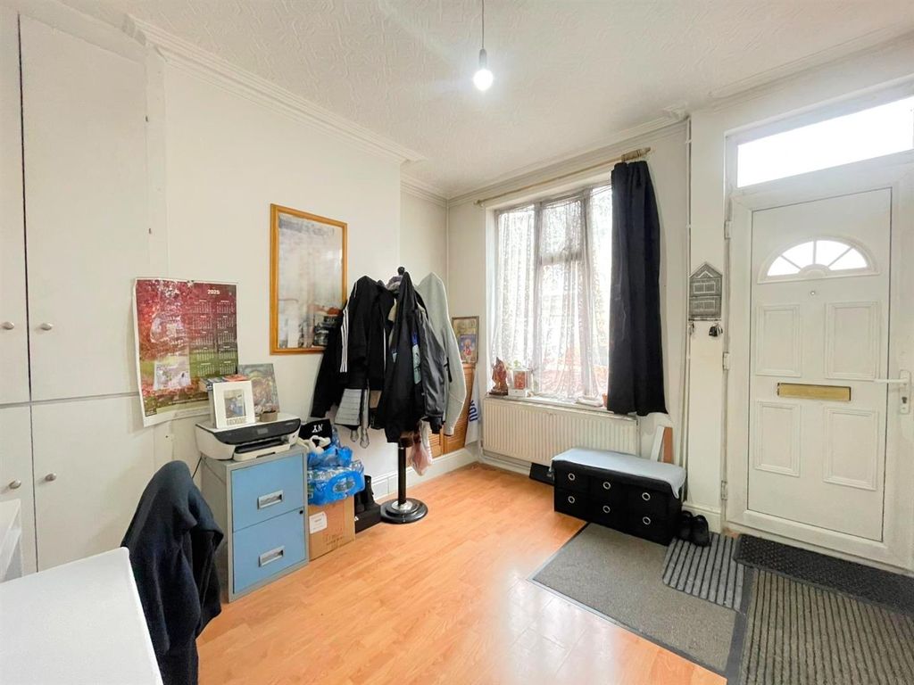 Property photo 2 of 11 Sitting Room