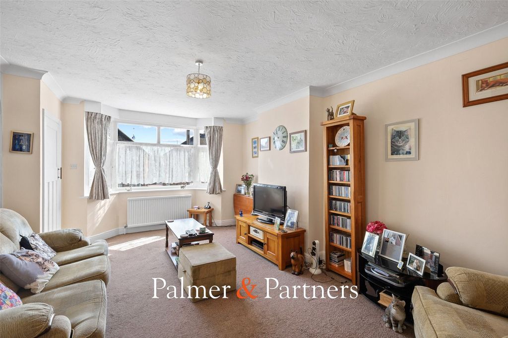 Property photo 3 of 17 Picture No. 18