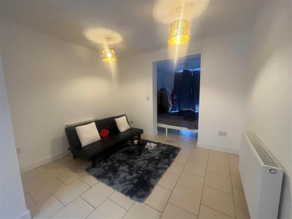 Property photo 2 of 4 Living Room