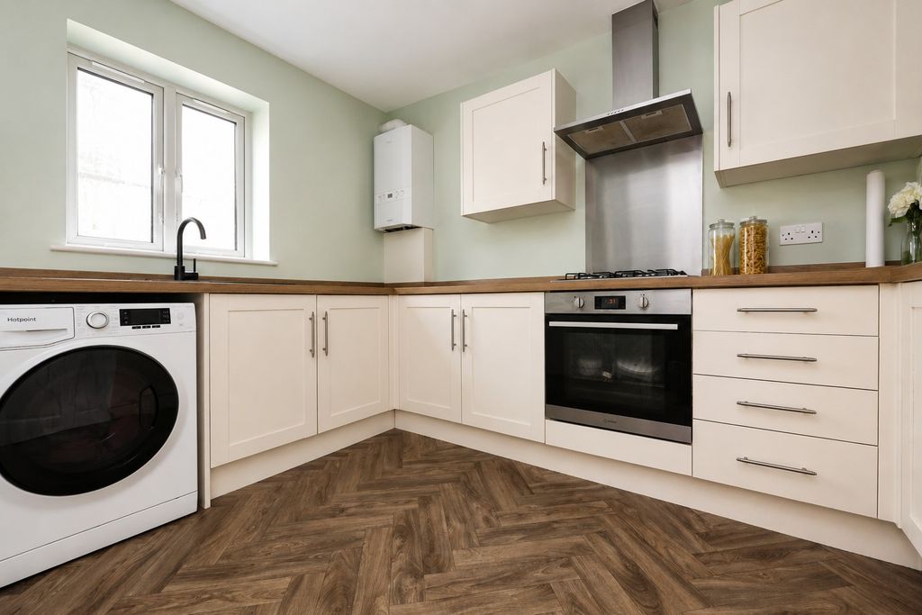 Property photo 2 of 20 5437102