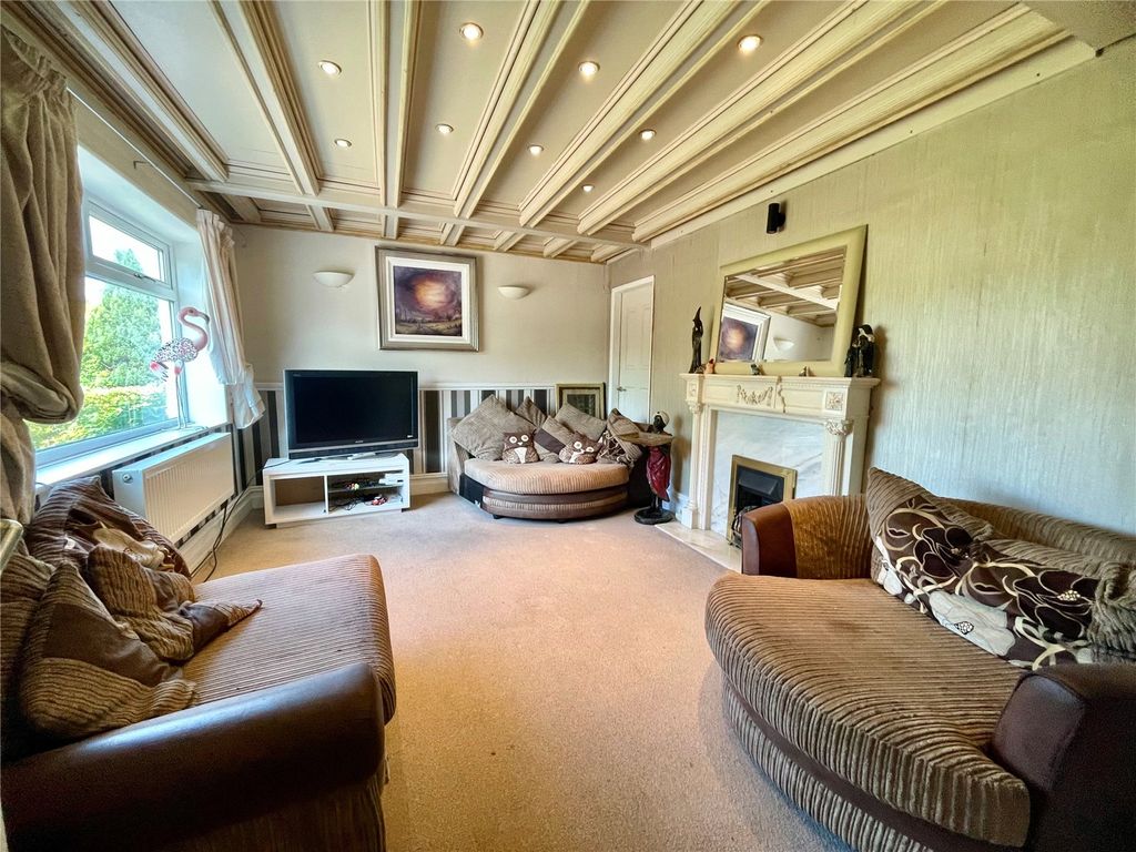 Property photo 2 of 13 Lounge