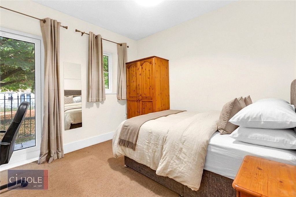 Property photo 2 of 21 Picture No. 74