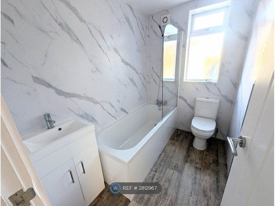 Property photo 2 of 5 Bathroom