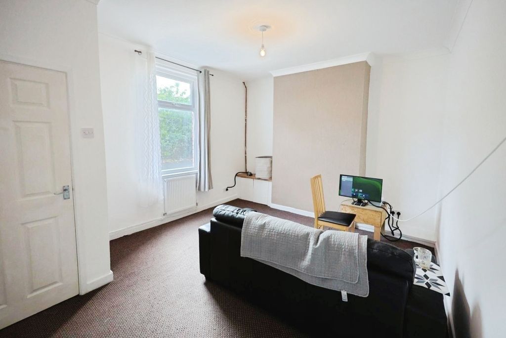 Property photo 2 of 8 Pbox-Img.Jpg