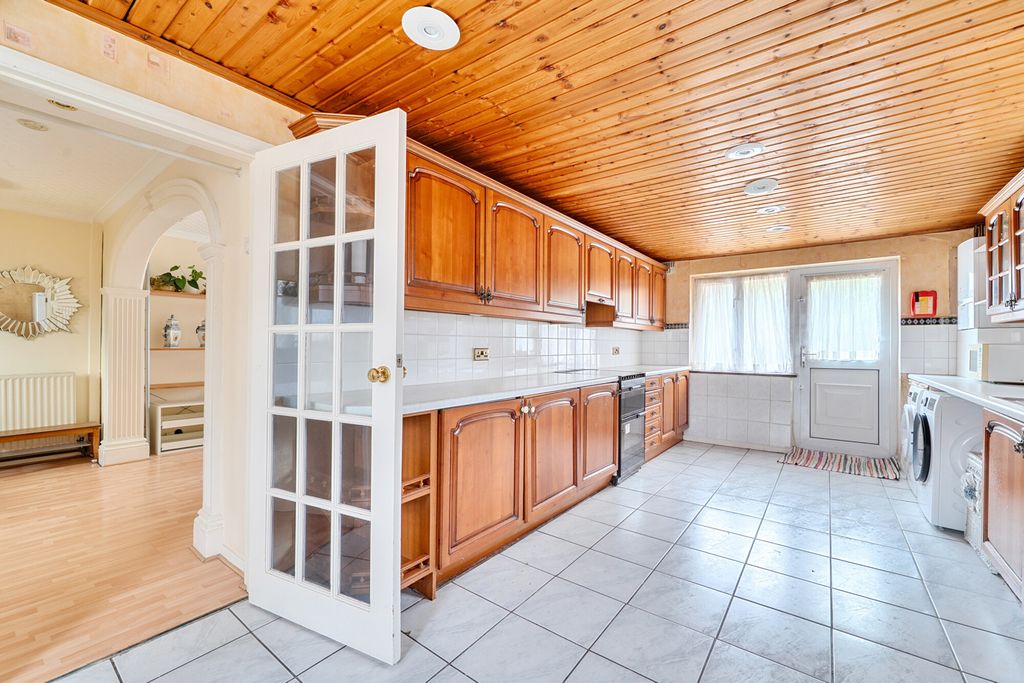 Property photo 3 of 12 1494927-15-6A6256...