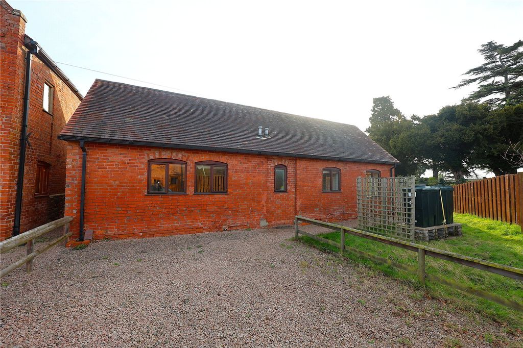 Property photo 2 of 12 Picture No. 11