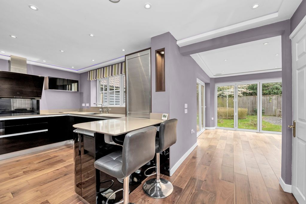 Property photo 3 of 33 Kitchen/Dining Room