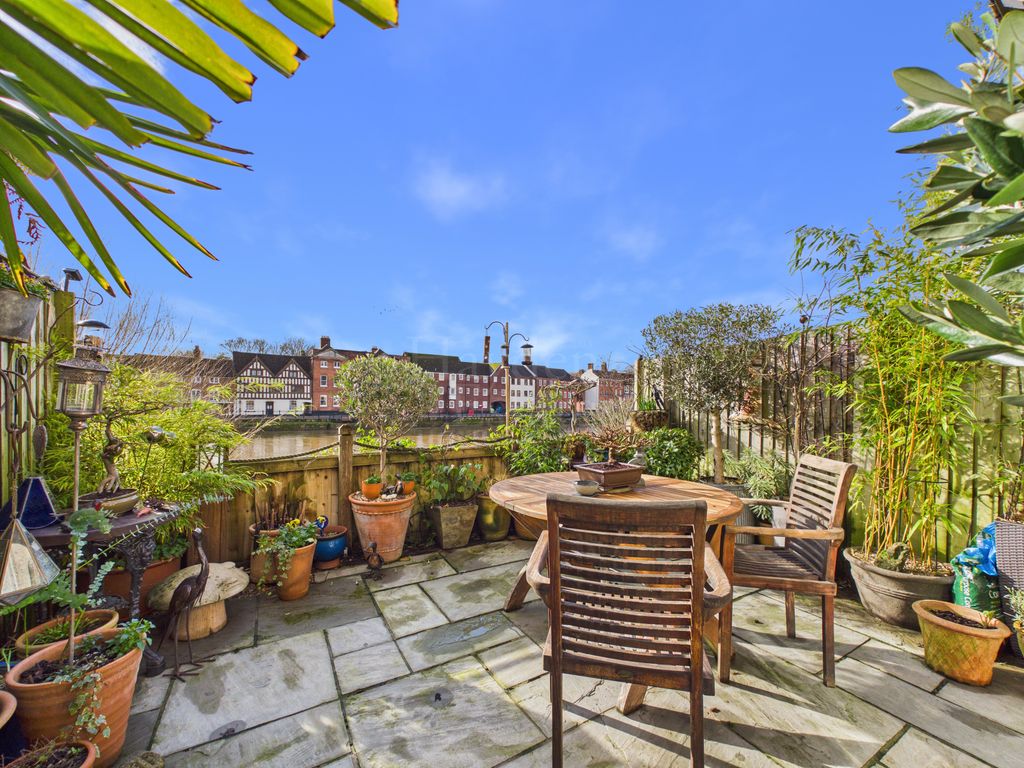 Property photo 2 of 31