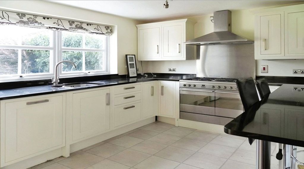 Property photo 3 of 10 Picture No. 02