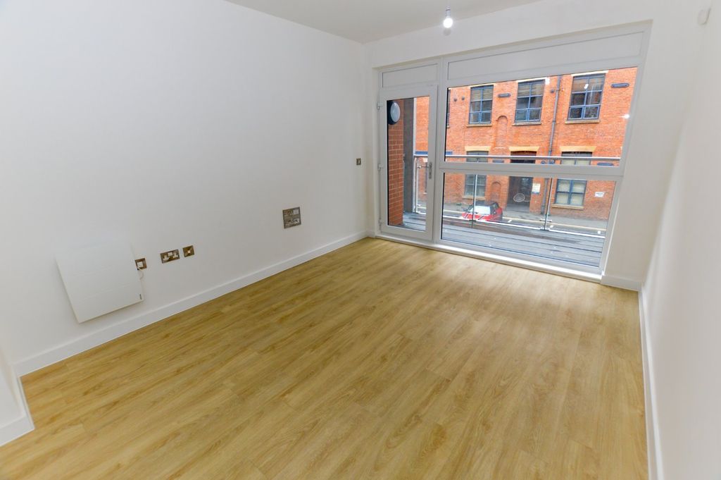 Property photo 2 of 11 Picture No. 15