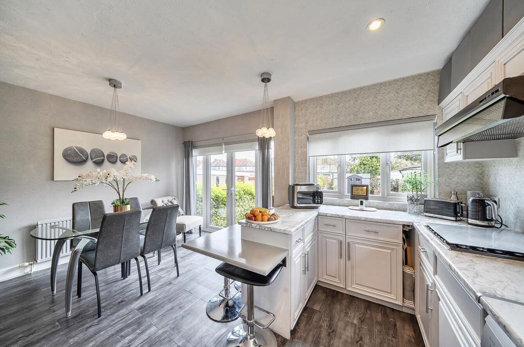 Property photo 2 of 11 Davidson Frost-Wellings, Dfw, Charmian Avenue, Sta