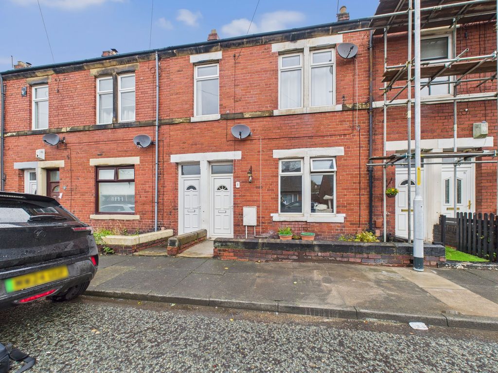 Property photo 1 of 8 External