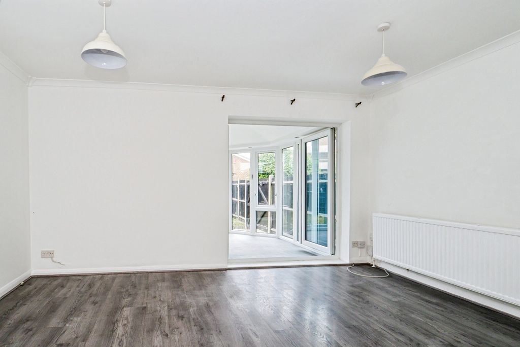 Property photo 3 of 27 Pbox-Img.Jpg