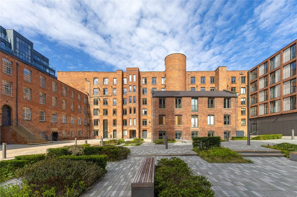 Property photo 1 of 23 Courtyard