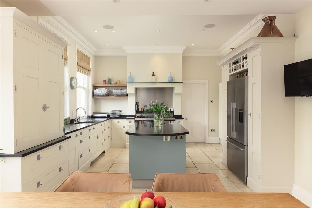 Property photo 2 of 25 00017.Jpg