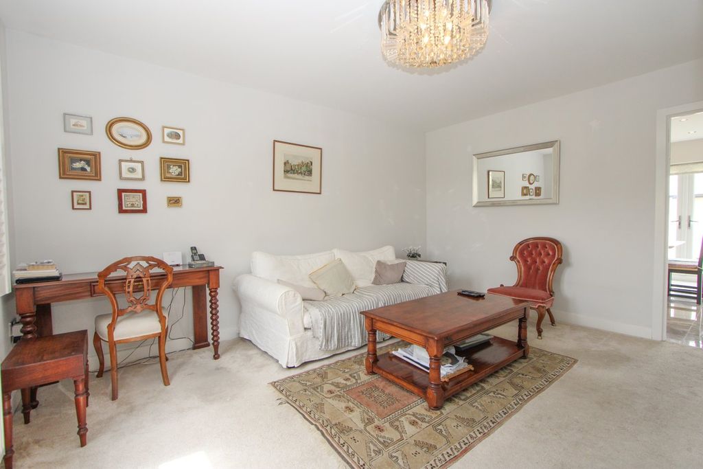 Property photo 2 of 29