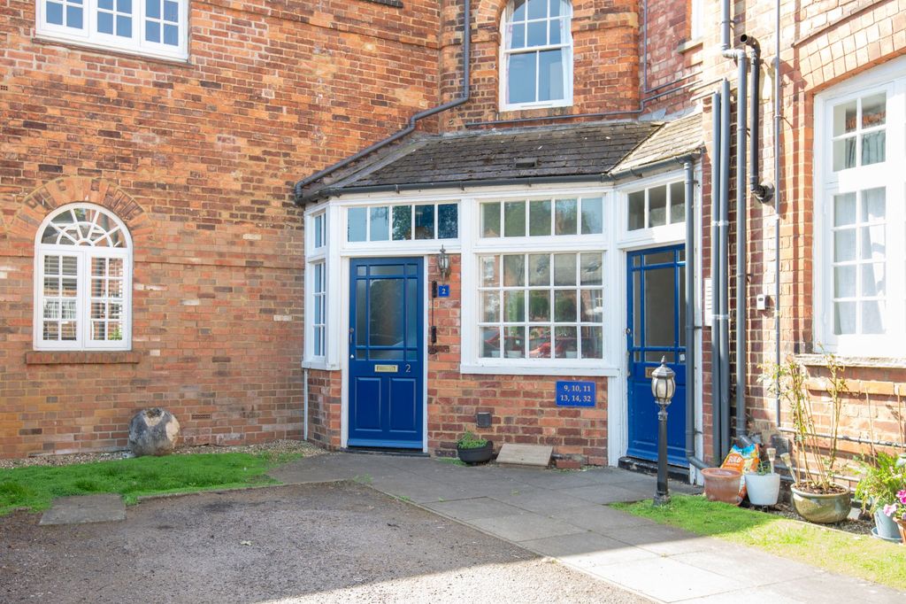 Property photo 2 of 23