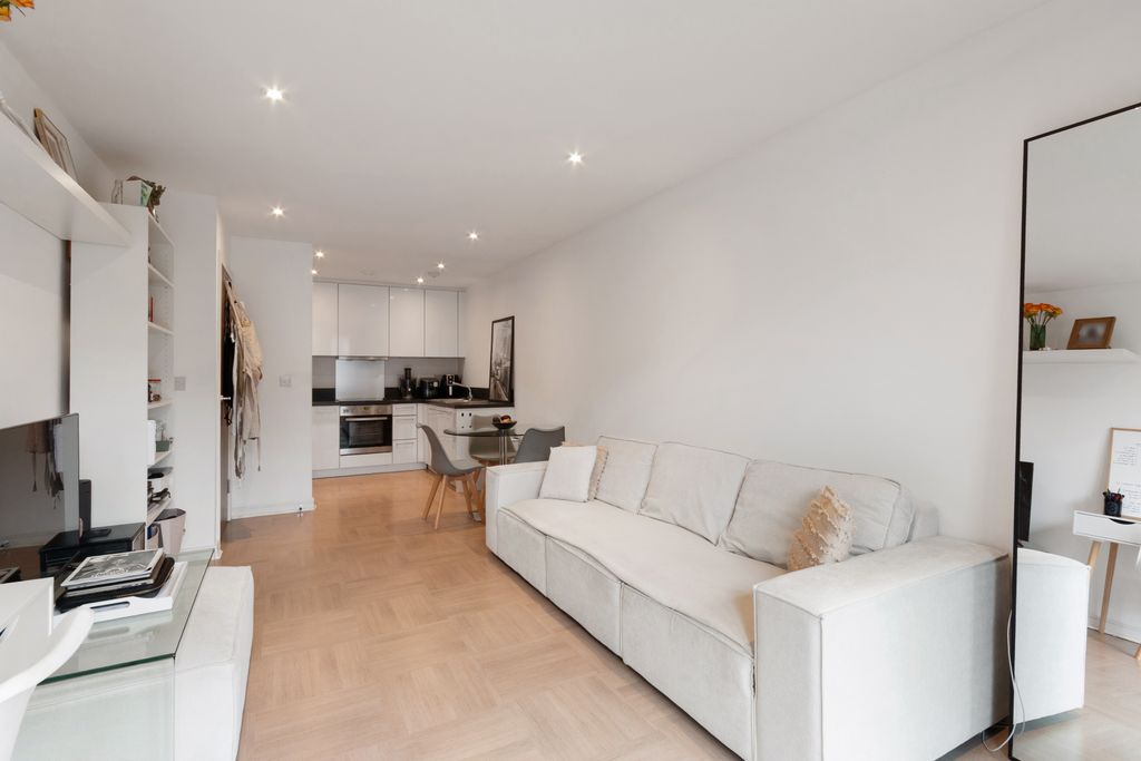 Property photo 3 of 8