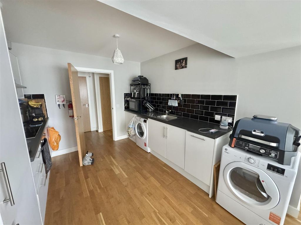 Property photo 3 of 13 20251008_084208000_Ios.Jpeg