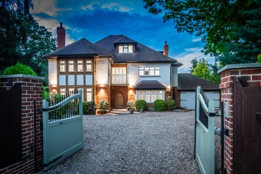 Property photo 1 of 25