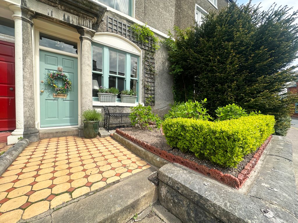 Property photo 2 of 38