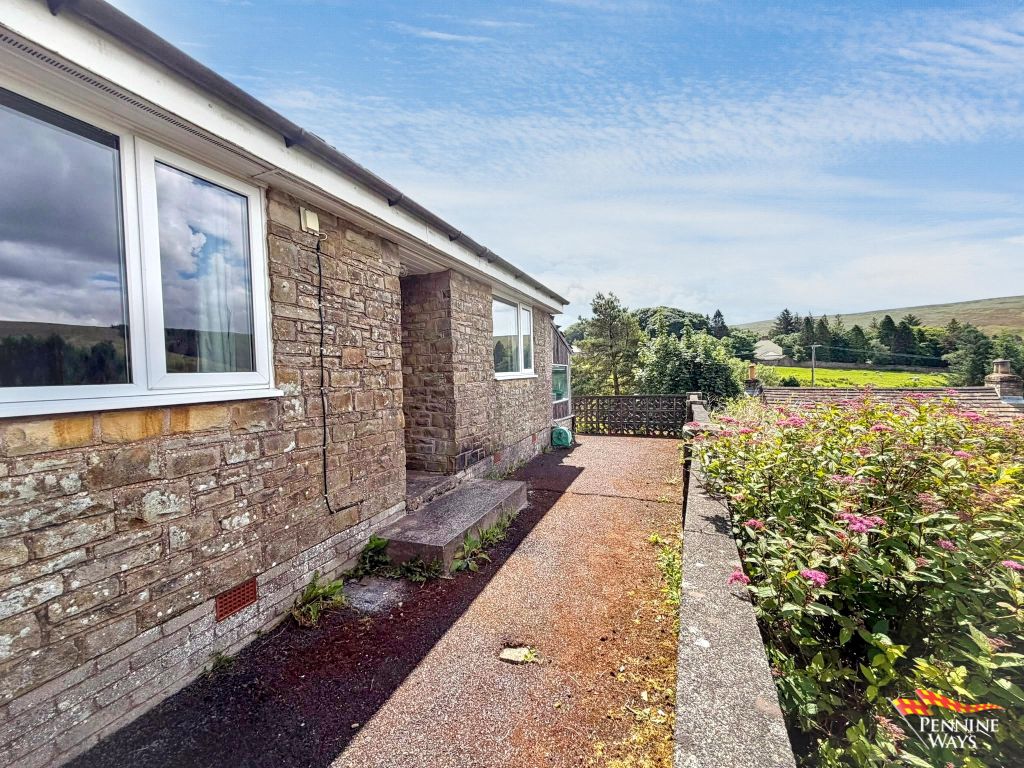 Property photo 2 of 26