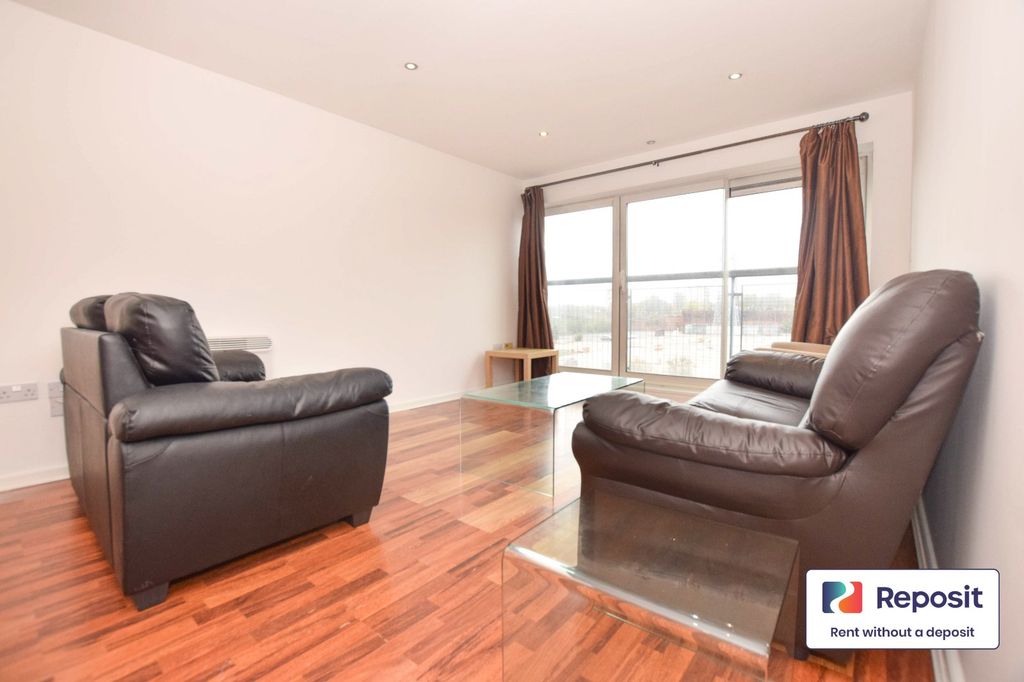 Property photo 2 of 17 Picture No. 23