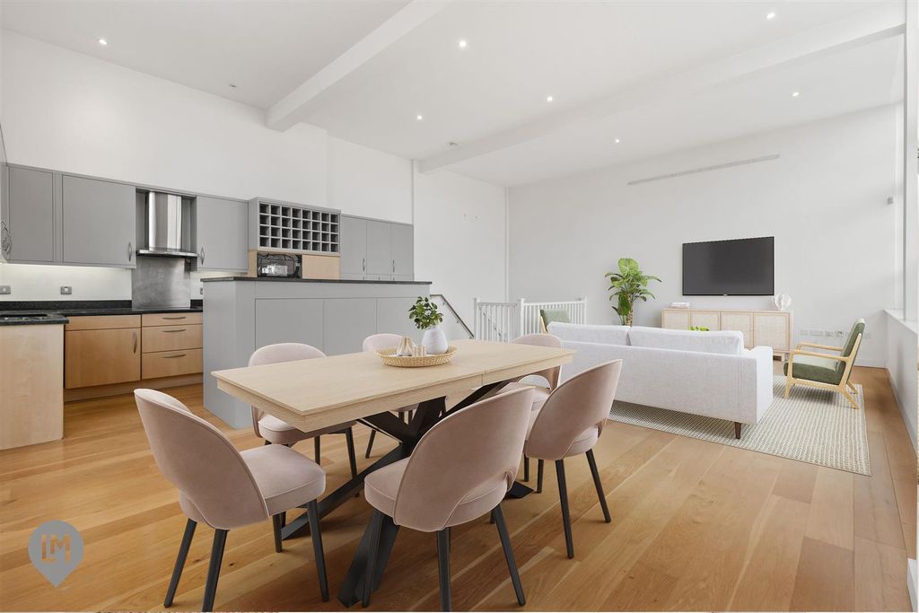 Property photo 2 of 6 Living/ Dining/ Kitchen