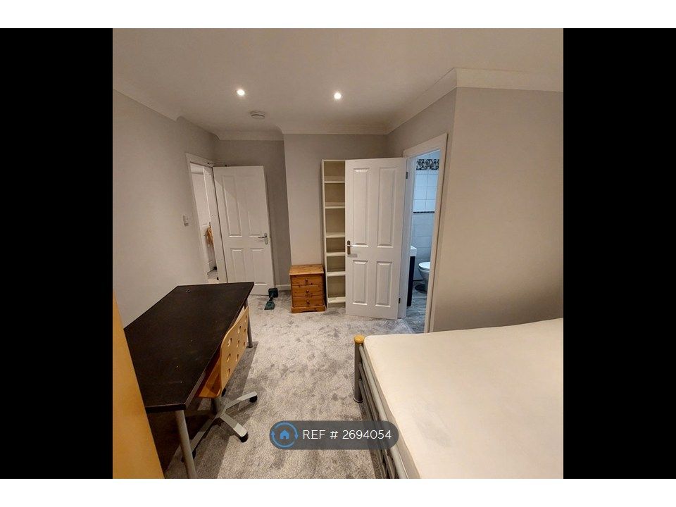 Property photo 2 of 19 Room 2