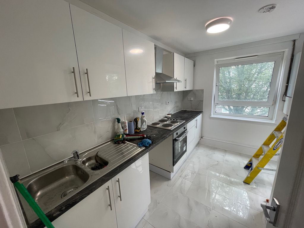 Property photo 2 of 8 Kitchen