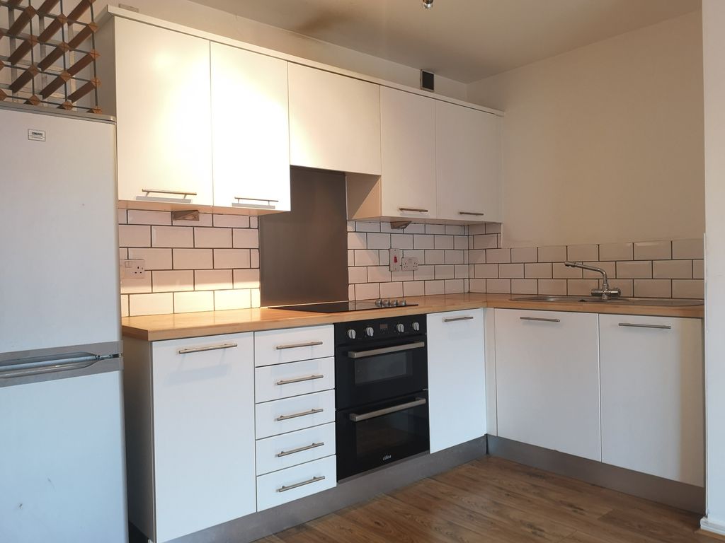 Property photo 2 of 5 Kitchen