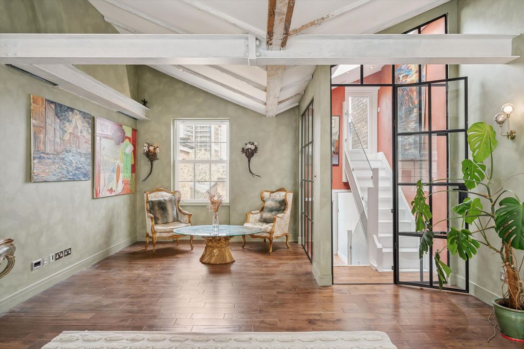 Property photo 3 of 21 Image